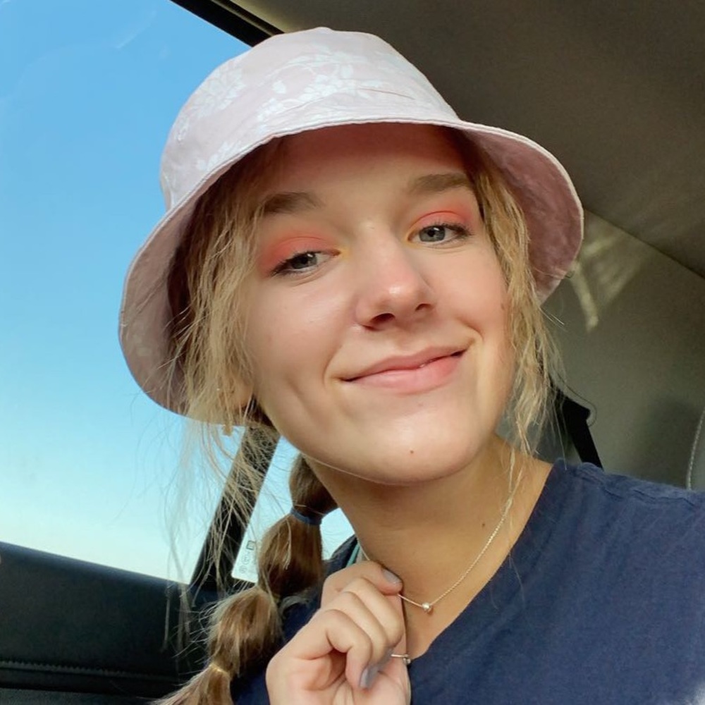 Meet your Posher, Tessa